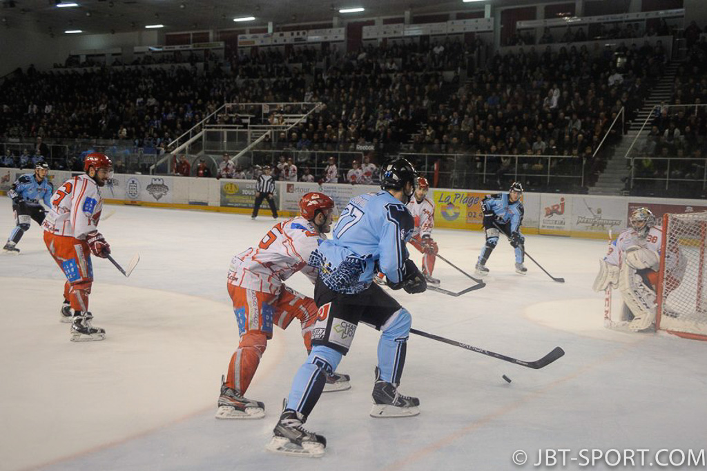 Tours - Valence 05 -01
Play Offs Quart de finale aller
( 2e Division )