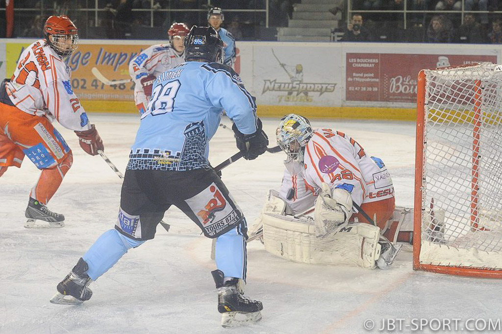 Tours - Valence 05 -01
Play Offs Quart de finale aller
( 2e Division )