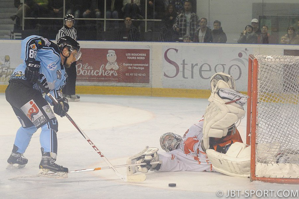 Tours - Valence 05 -01
Play Offs Quart de finale aller
( 2e Division )