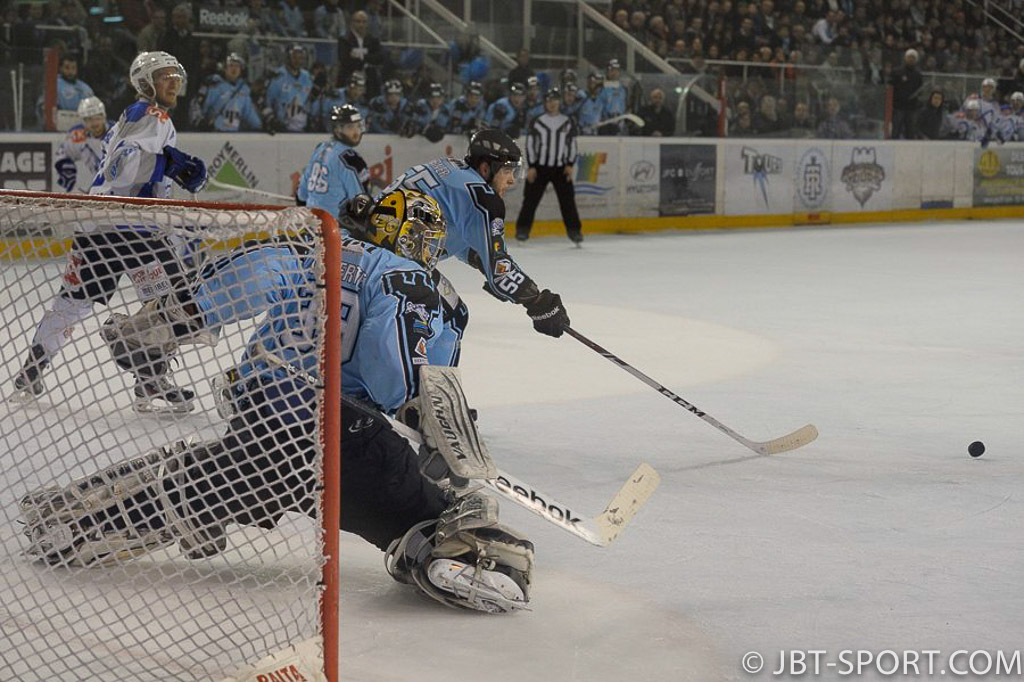 Tours - Val Vanoise  06-05
Demi finale aller Play Offs
( 2e Division )
