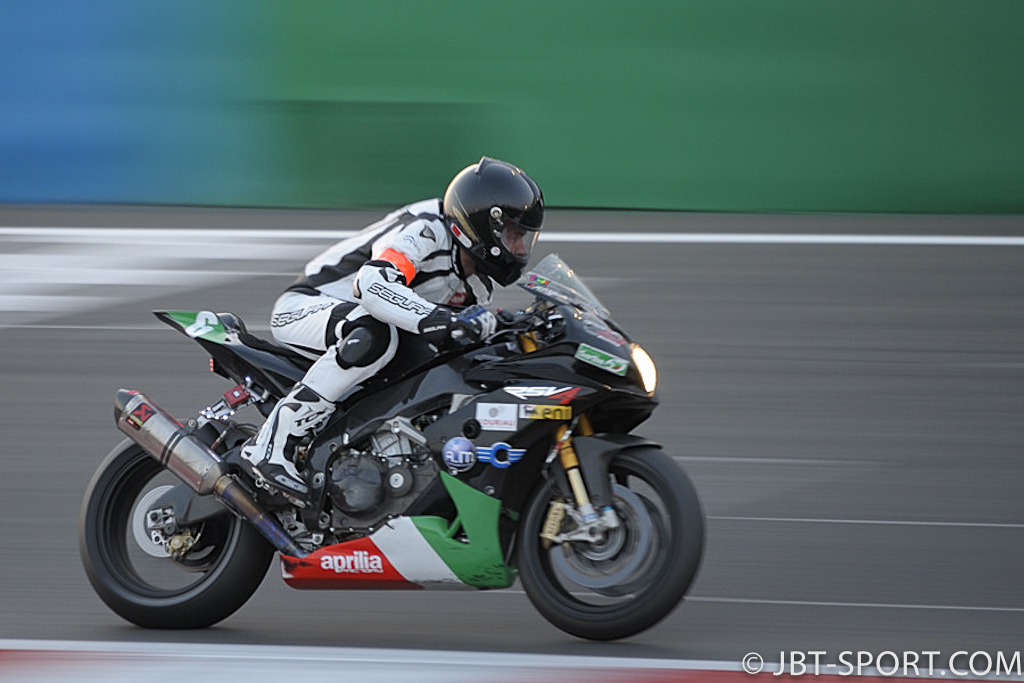 LE MANS 2 ROUES - RSV 4